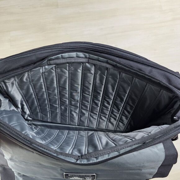 TUMI T-Tech Laptop Flap Brief Messenger Bag Briefcase Crossbody 058627D Black‎ - Picture 11 of 13